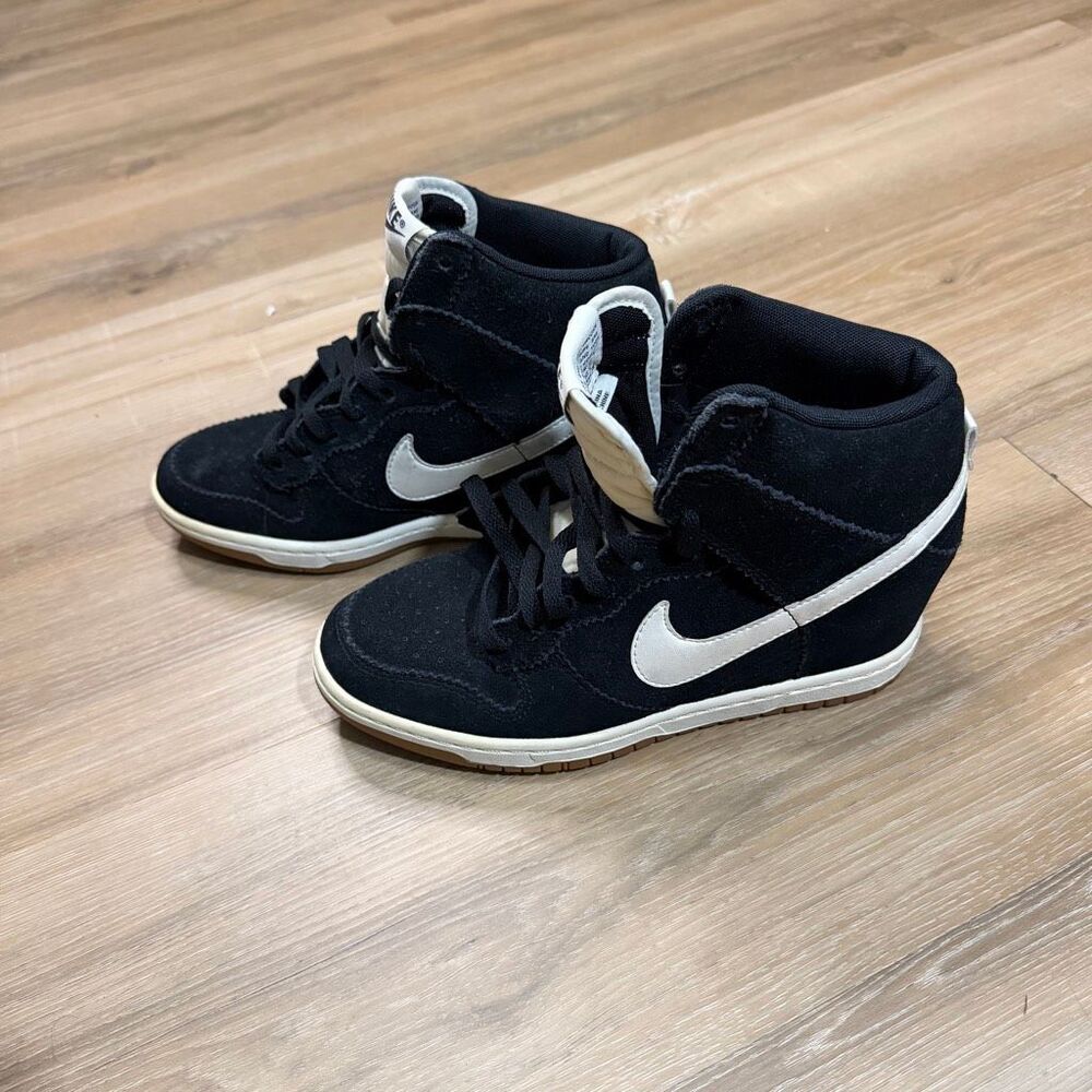 Nike Dunk Sky Hi Womens Hidden Wedge Shoes Sneakers Sz 7.5 Platform Sporty Chic